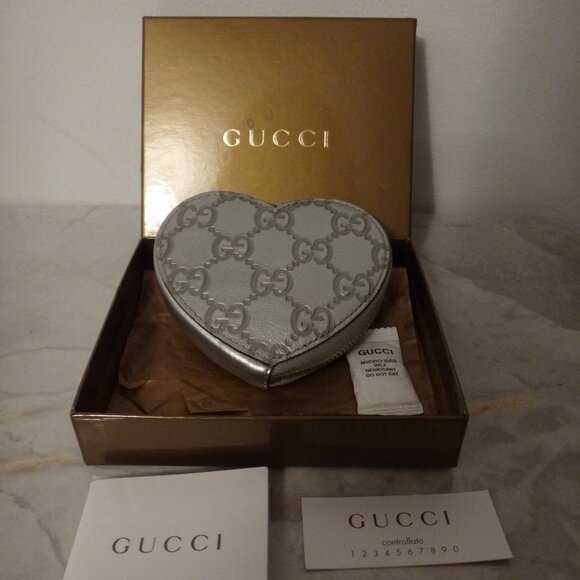 Authentic Gucci GG logo Monogram Heart Coin Case - Picture 3 of 5